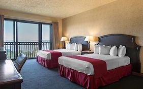Shoreline Inn & Conference Center, An Ascend Collection Hotel